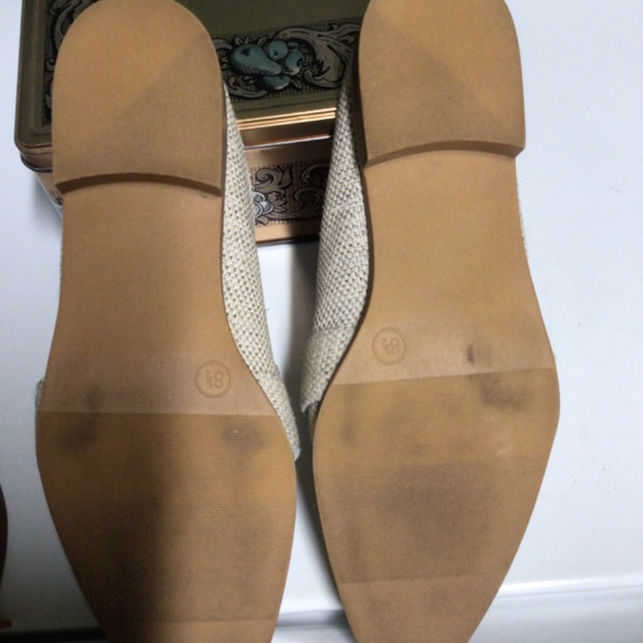 Beige slip on shoes - Picture 4 of 4